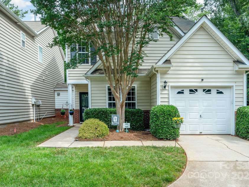 4703 David Cox Road, Charlotte, NC 28269.  MLS# CAR4271836, YatesRealty ID 33036. 