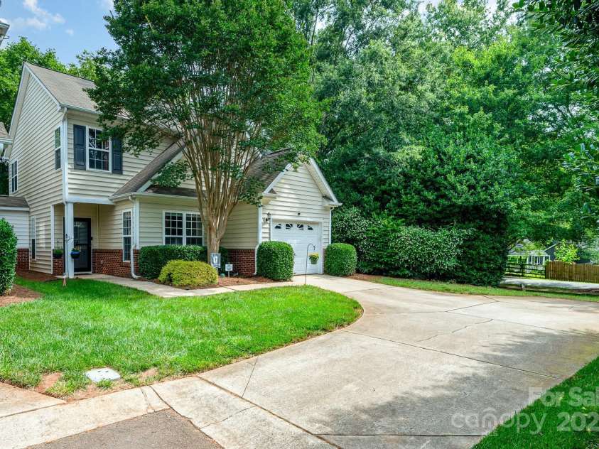 4703 David Cox Road, Charlotte, NC 28269.  MLS# CAR4271836, YatesRealty ID 33036. 