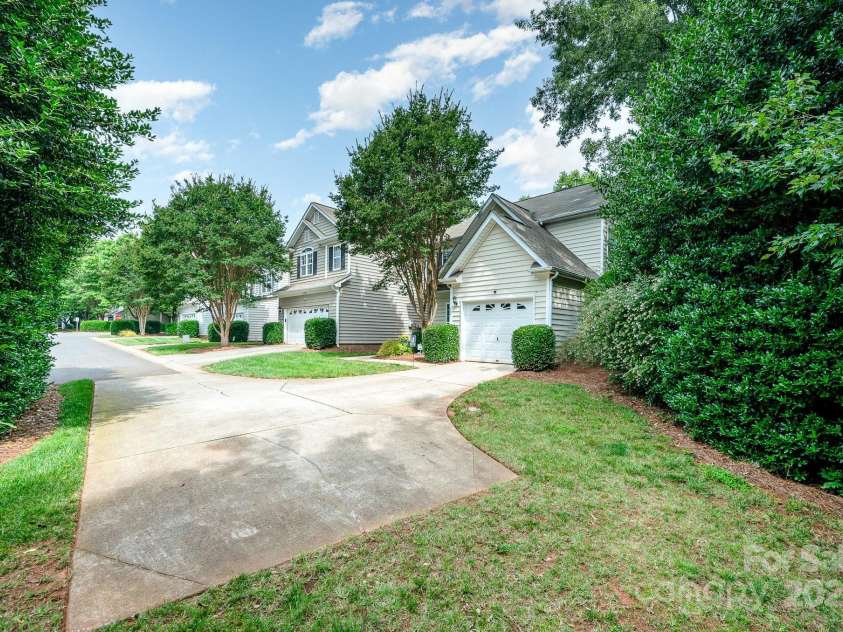 4703 David Cox Road, Charlotte, NC 28269.  MLS# CAR4271836, YatesRealty ID 33036. 