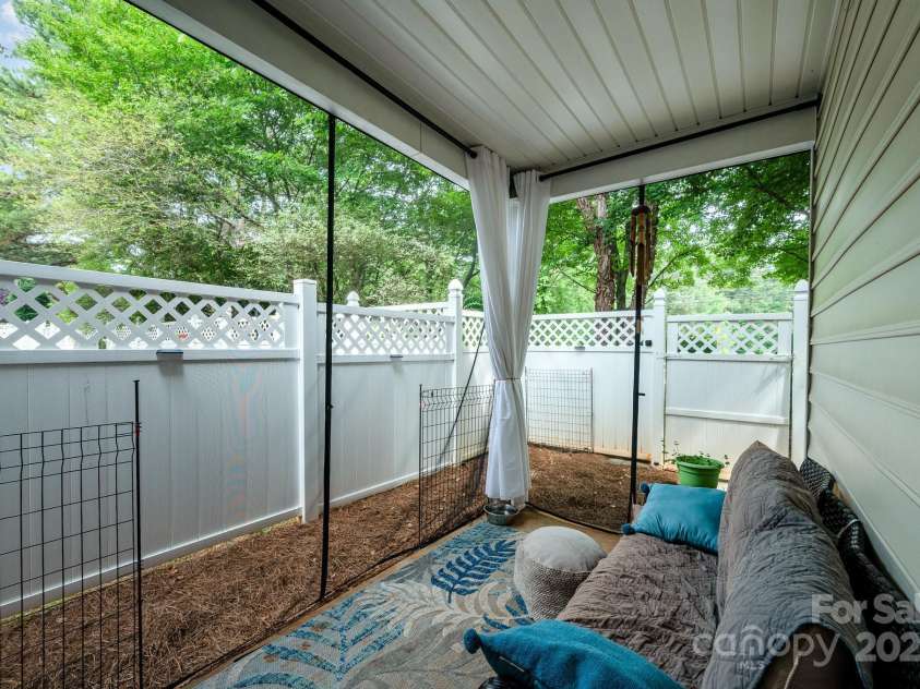 4703 David Cox Road, Charlotte, NC 28269.  MLS# CAR4271836, YatesRealty ID 33036. 