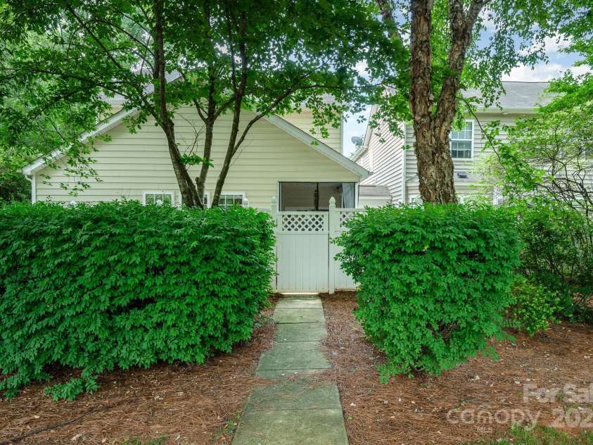 4703 David Cox Road, Charlotte, NC 28269.  MLS# CAR4271836, YatesRealty ID 33036. 