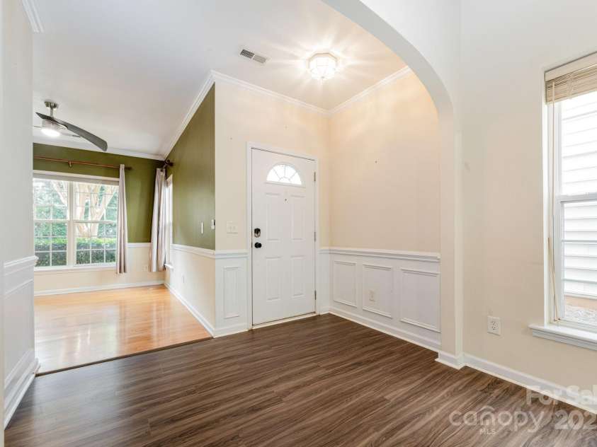 4703 David Cox Road, Charlotte, NC 28269.  MLS# CAR4271836, YatesRealty ID 33036. 