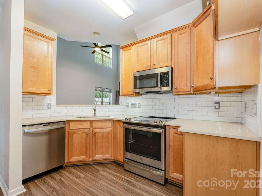 4703 David Cox Road, Charlotte, NC 28269.  MLS# CAR4271836, YatesRealty ID 33036. 