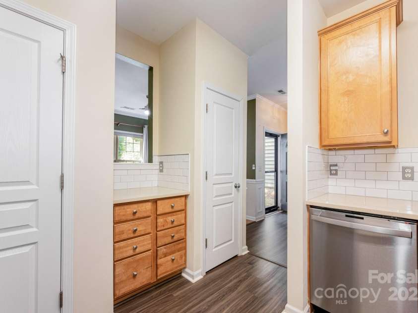 4703 David Cox Road, Charlotte, NC 28269.  MLS# CAR4271836, YatesRealty ID 33036. 