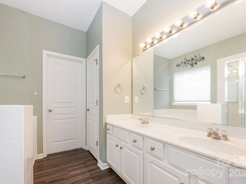 4703 David Cox Road, Charlotte, NC 28269.  MLS# CAR4271836, YatesRealty ID 33036. 