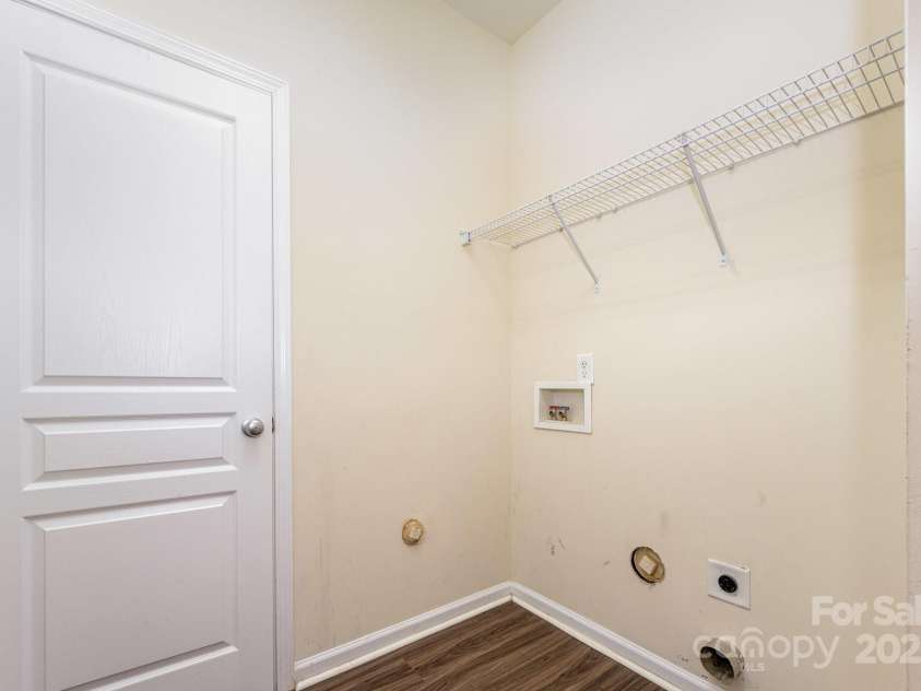 4703 David Cox Road, Charlotte, NC 28269.  MLS# CAR4271836, YatesRealty ID 33036. 