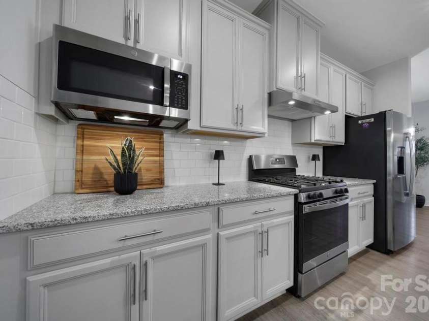 888 Prince Garret Way, Denver, NC 28037.  MLS# CAR4394543, YatesRealty ID 33036. 