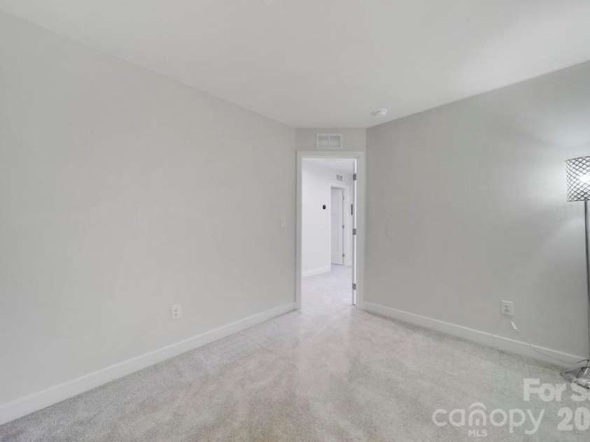 888 Prince Garret Way, Denver, NC 28037.  MLS# CAR4394543, YatesRealty ID 33036. 