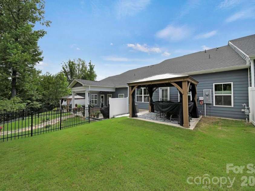 888 Prince Garret Way, Denver, NC 28037.  MLS# CAR4394543, YatesRealty ID 33036. 