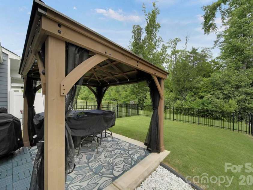 888 Prince Garret Way, Denver, NC 28037.  MLS# CAR4394543, YatesRealty ID 33036. 