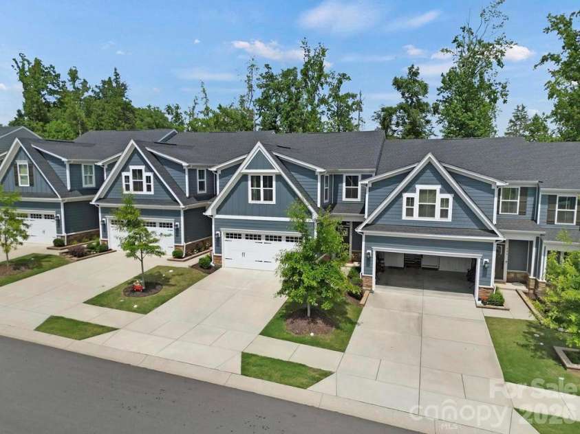 888 Prince Garret Way, Denver, NC 28037.  MLS# CAR4394543, YatesRealty ID 33036. 