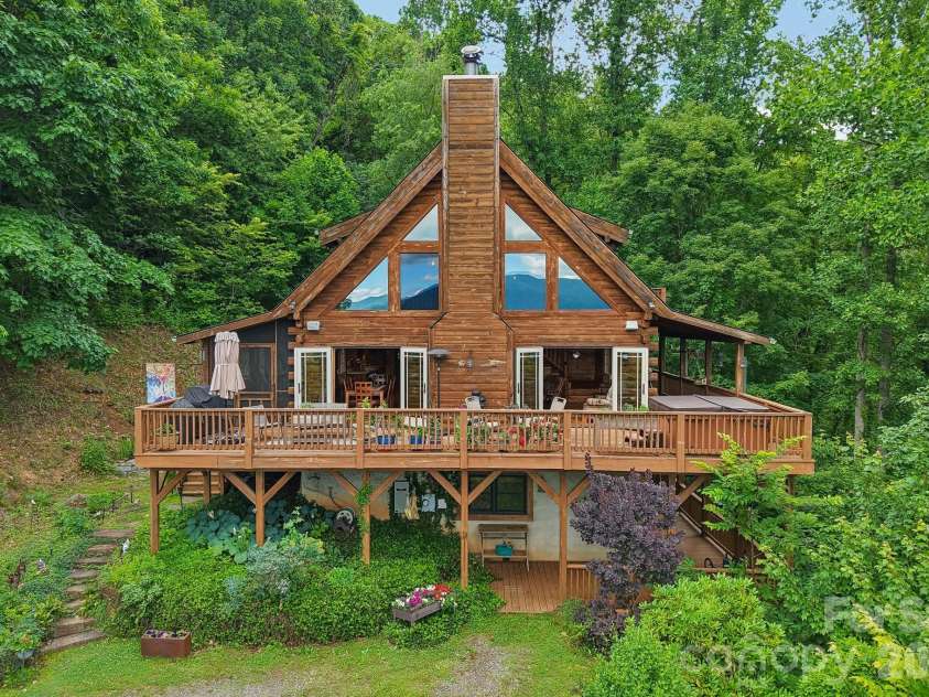 1250 Cobblestone Drive, Waynesville, NC 28786.  MLS# CAR4396920, YatesRealty ID 33037. 