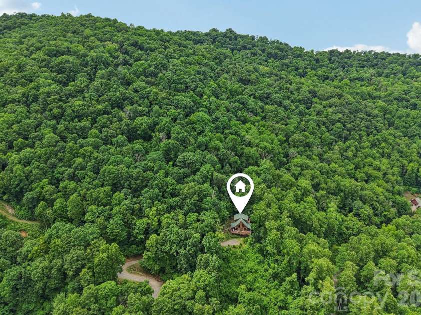 1250 Cobblestone Drive, Waynesville, NC 28786.  MLS# CAR4396920, YatesRealty ID 33037. 