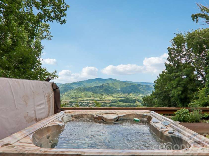 1250 Cobblestone Drive, Waynesville, NC 28786.  MLS# CAR4396920, YatesRealty ID 33037. 