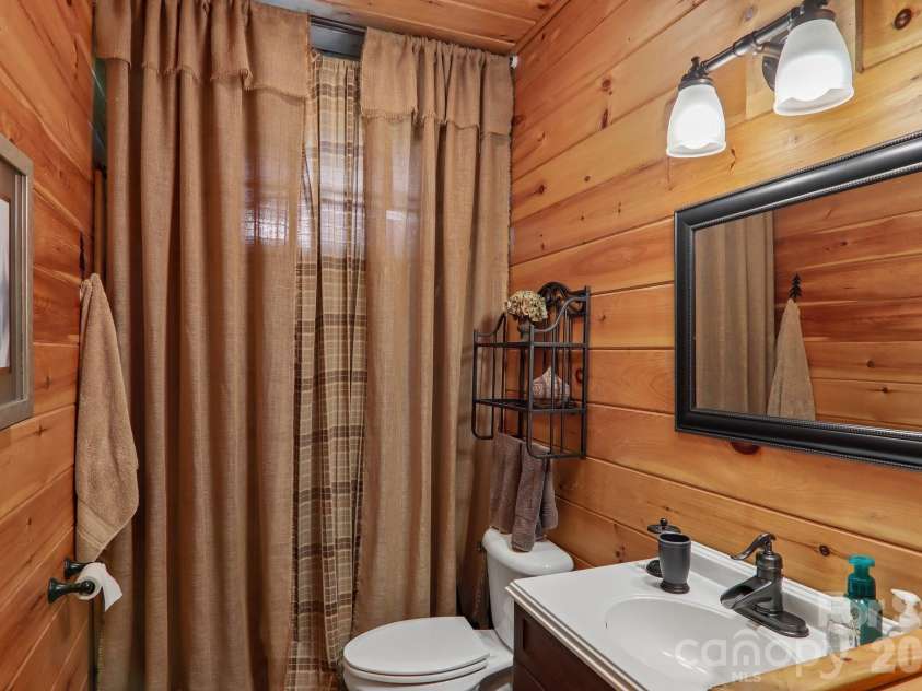 1250 Cobblestone Drive, Waynesville, NC 28786.  MLS# CAR4396920, YatesRealty ID 33037. 