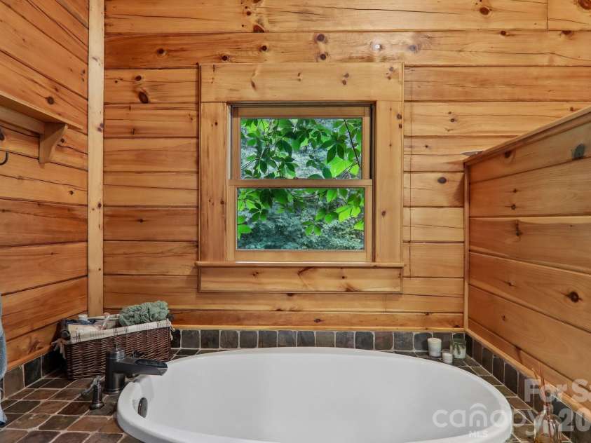 1250 Cobblestone Drive, Waynesville, NC 28786.  MLS# CAR4396920, YatesRealty ID 33037. 