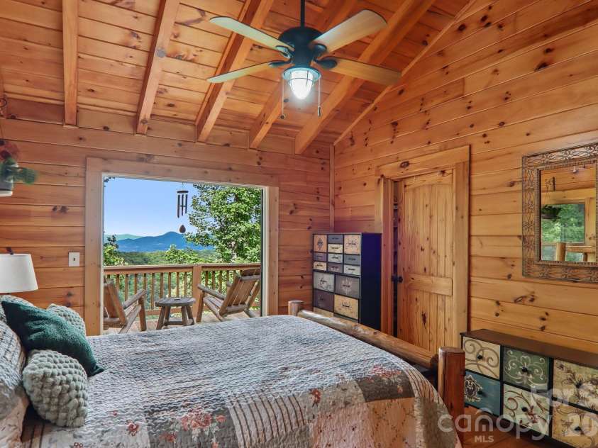 1250 Cobblestone Drive, Waynesville, NC 28786.  MLS# CAR4396920, YatesRealty ID 33037. 