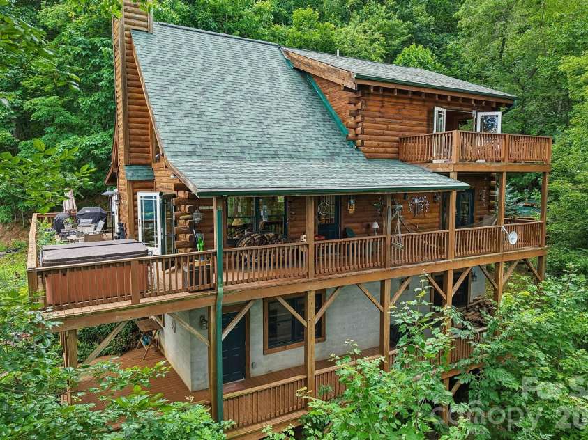 1250 Cobblestone Drive, Waynesville, NC 28786.  MLS# CAR4396920, YatesRealty ID 33037. 