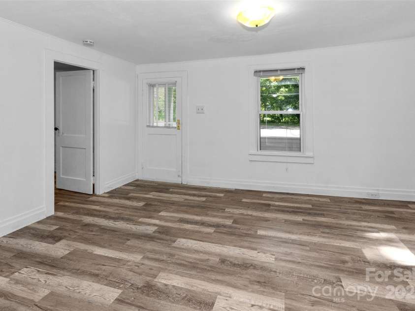 9521 Cruso Road, Canton, NC 28716.  MLS# CAR4284273, YatesRealty ID 33037. 