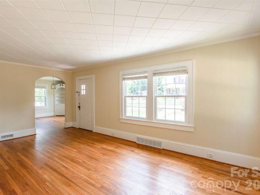 168 Park Street, Statesville, NC 28677.  MLS# CAR4396283, YatesRealty ID 33038. 