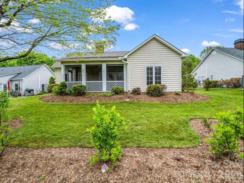 276 Cambridge Drive, Brevard, NC 28712.  MLS# CAR4355184, YatesRealty ID 3304. 