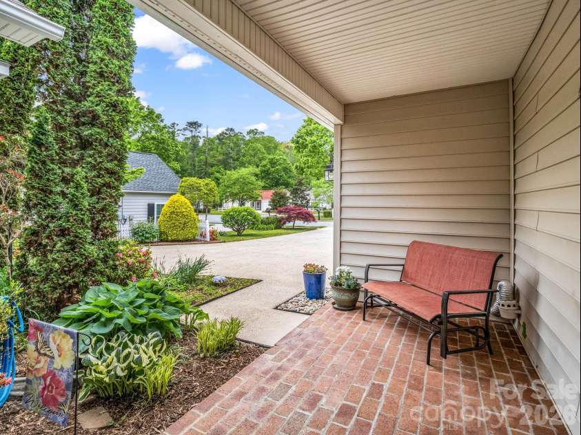 276 Cambridge Drive, Brevard, NC 28712.  MLS# CAR4355184, YatesRealty ID 3304. 