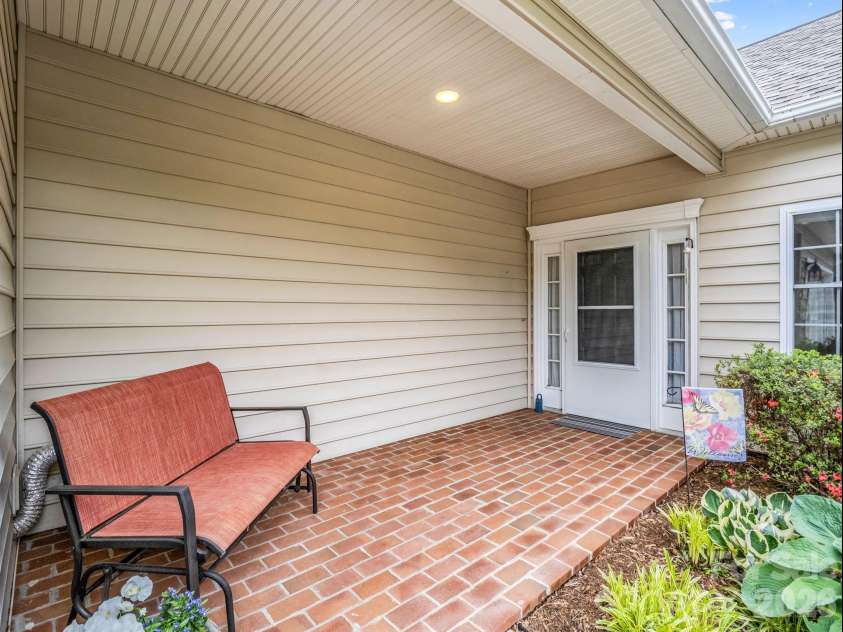 276 Cambridge Drive, Brevard, NC 28712.  MLS# CAR4355184, YatesRealty ID 3304. 