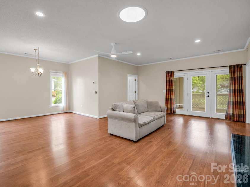 276 Cambridge Drive, Brevard, NC 28712.  MLS# CAR4355184, YatesRealty ID 3304. 