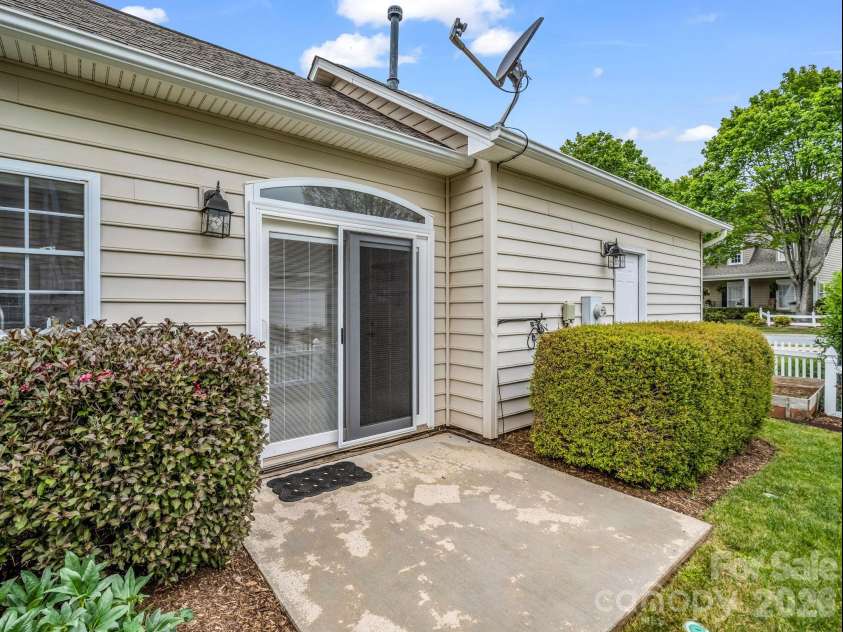 276 Cambridge Drive, Brevard, NC 28712.  MLS# CAR4355184, YatesRealty ID 3304. 