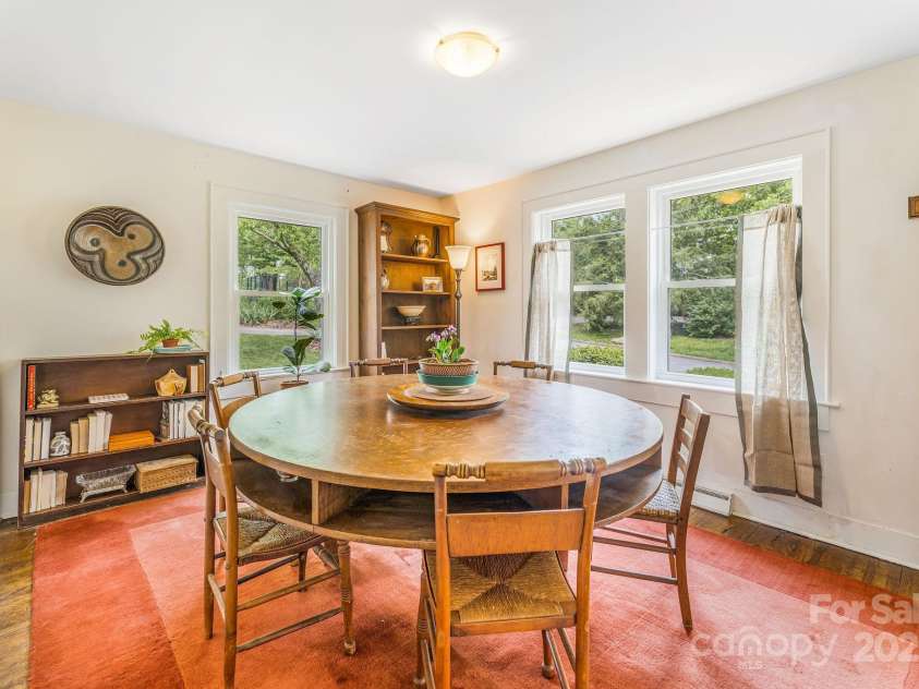 6 Craggy Circle, Asheville, NC 28803.  MLS# CAR4257989, YatesRealty ID 33040. Large dining room with powder room