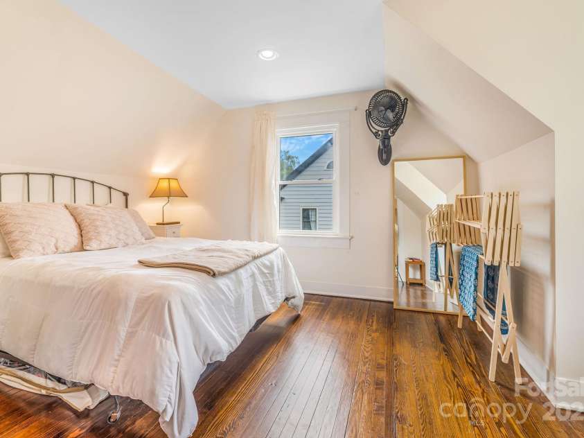6 Craggy Circle, Asheville, NC 28803.  MLS# CAR4257989, YatesRealty ID 33040. Second bedroom