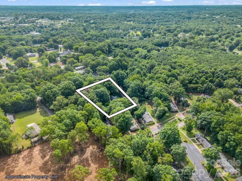126 Bittle Street, Forest City, NC 28043.  MLS# CAR4395970, YatesRealty ID 33042. 