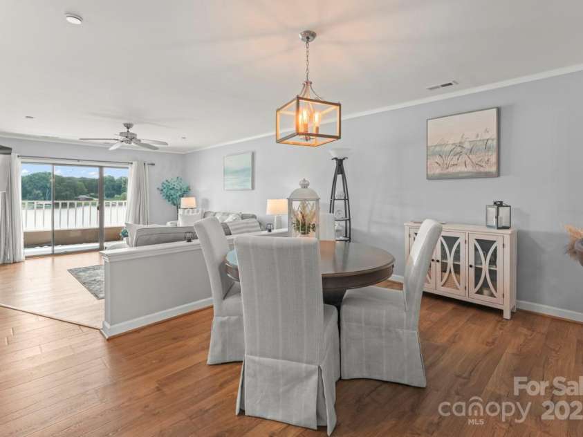 9817 Emerald Point Drive, Charlotte, NC 28278.  MLS# CAR4292558, YatesRealty ID 33042. 