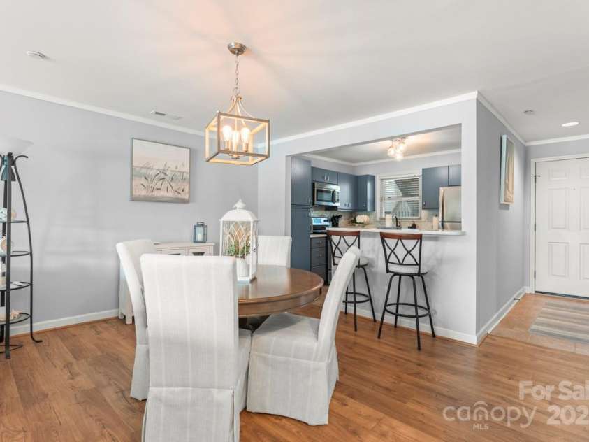 9817 Emerald Point Drive, Charlotte, NC 28278.  MLS# CAR4292558, YatesRealty ID 33042. 