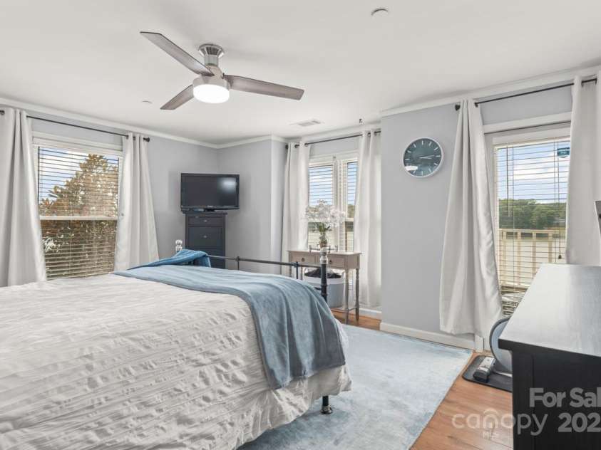 9817 Emerald Point Drive, Charlotte, NC 28278.  MLS# CAR4292558, YatesRealty ID 33042. 