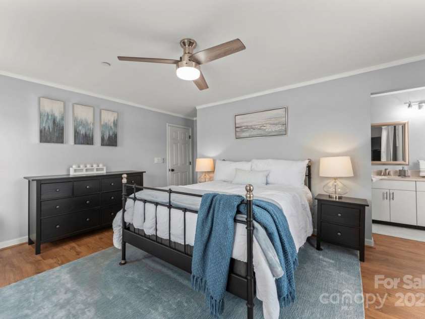 9817 Emerald Point Drive, Charlotte, NC 28278.  MLS# CAR4292558, YatesRealty ID 33042. 