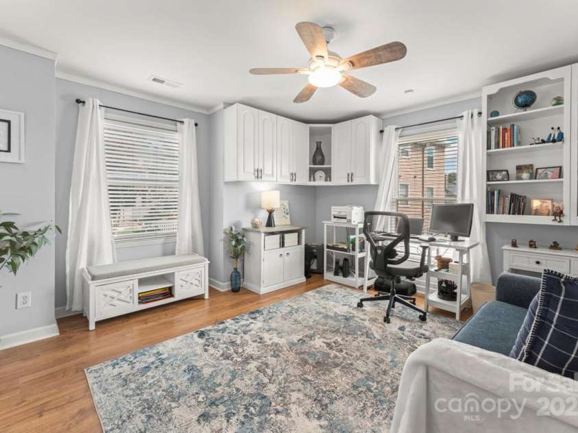 9817 Emerald Point Drive, Charlotte, NC 28278.  MLS# CAR4292558, YatesRealty ID 33042. 