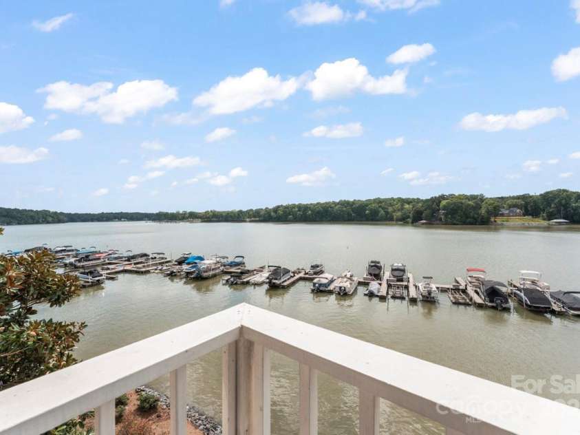9817 Emerald Point Drive, Charlotte, NC 28278.  MLS# CAR4292558, YatesRealty ID 33042. 