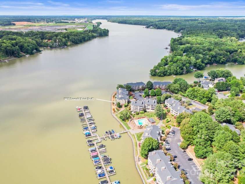 9817 Emerald Point Drive, Charlotte, NC 28278.  MLS# CAR4292558, YatesRealty ID 33042. 