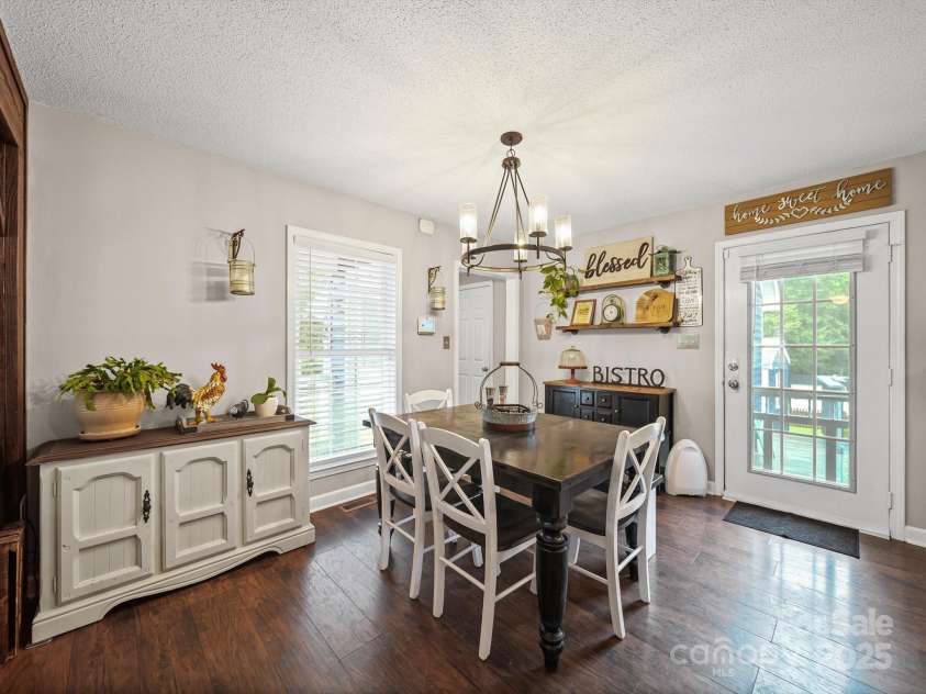 340 Oakview Drive, Salisbury, NC 28146.  MLS# CAR4290519, YatesRealty ID 33043. 