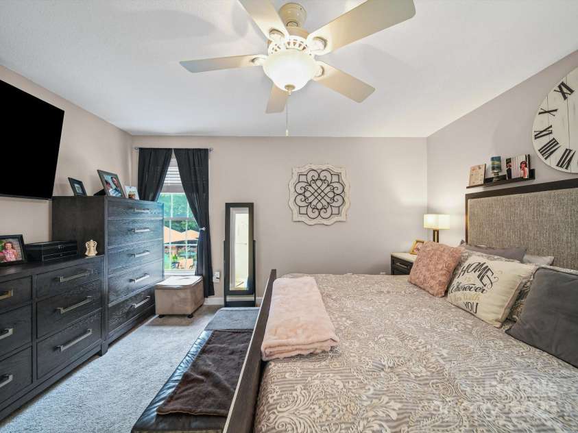 340 Oakview Drive, Salisbury, NC 28146.  MLS# CAR4290519, YatesRealty ID 33043. 