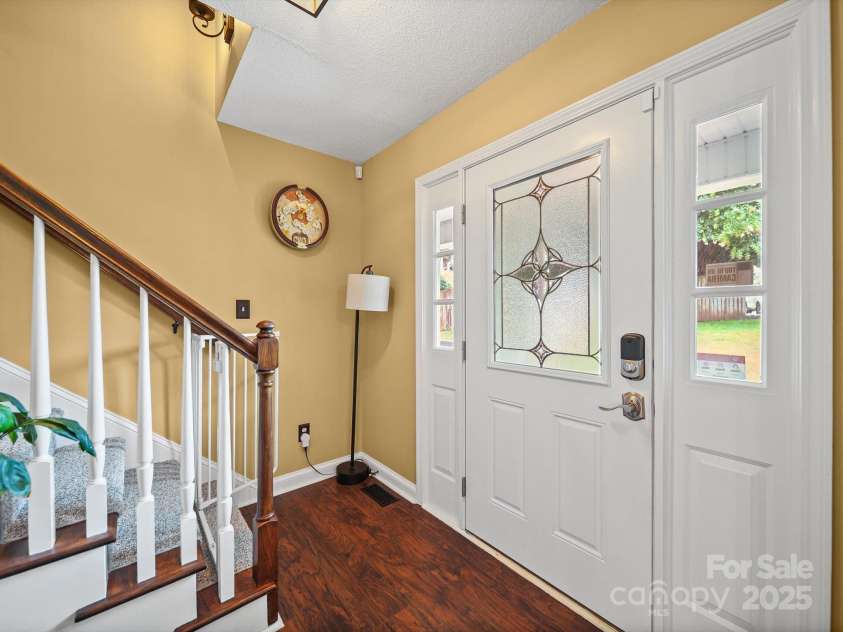 340 Oakview Drive, Salisbury, NC 28146.  MLS# CAR4290519, YatesRealty ID 33043. 