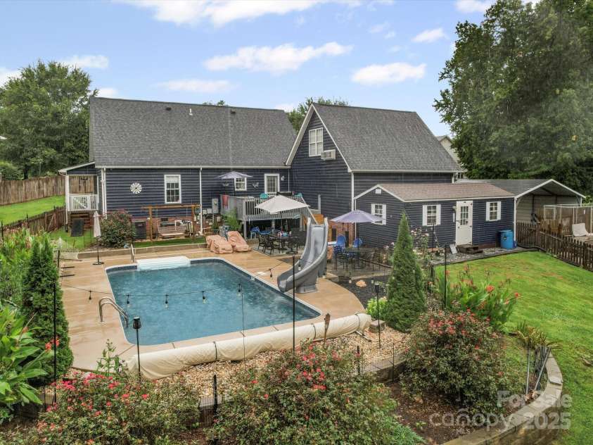 340 Oakview Drive, Salisbury, NC 28146.  MLS# CAR4290519, YatesRealty ID 33043. 