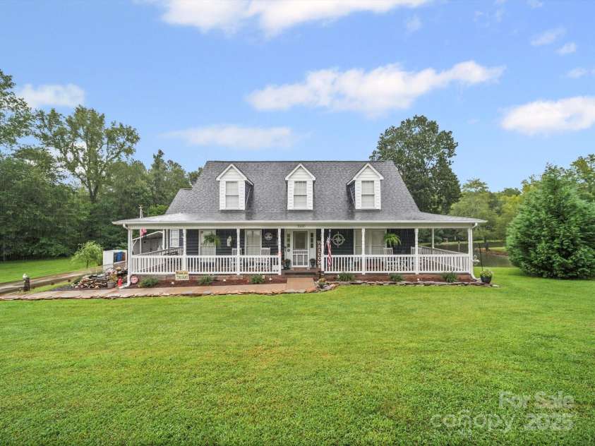 340 Oakview Drive, Salisbury, NC 28146.  MLS# CAR4290519, YatesRealty ID 33043. 