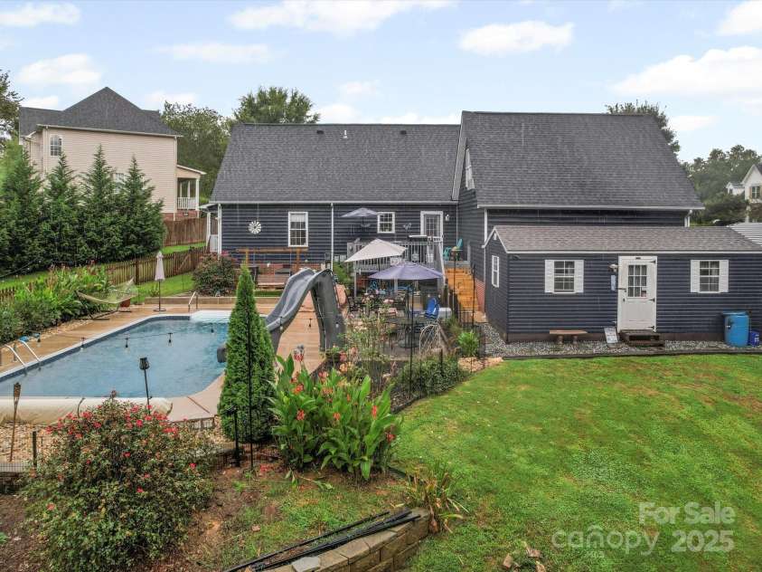340 Oakview Drive, Salisbury, NC 28146.  MLS# CAR4290519, YatesRealty ID 33043. Awesome pool house or another flex space/storage.