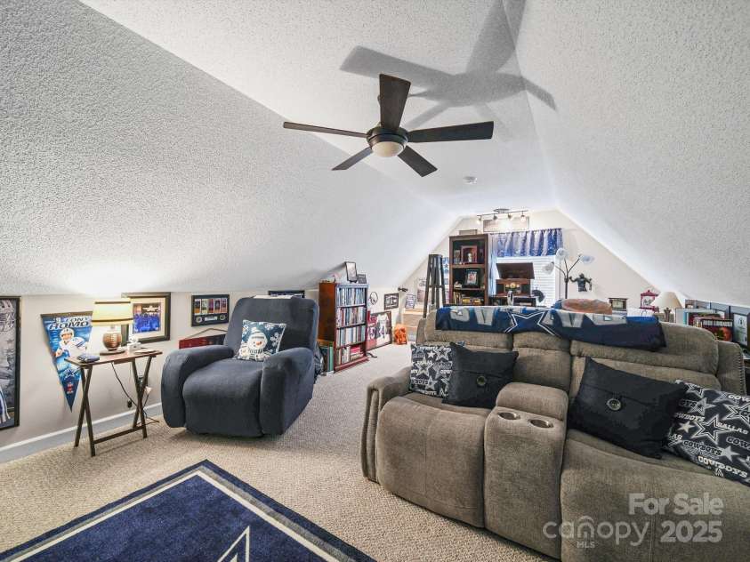 340 Oakview Drive, Salisbury, NC 28146.  MLS# CAR4290519, YatesRealty ID 33043. Bonus room gives lots of options!