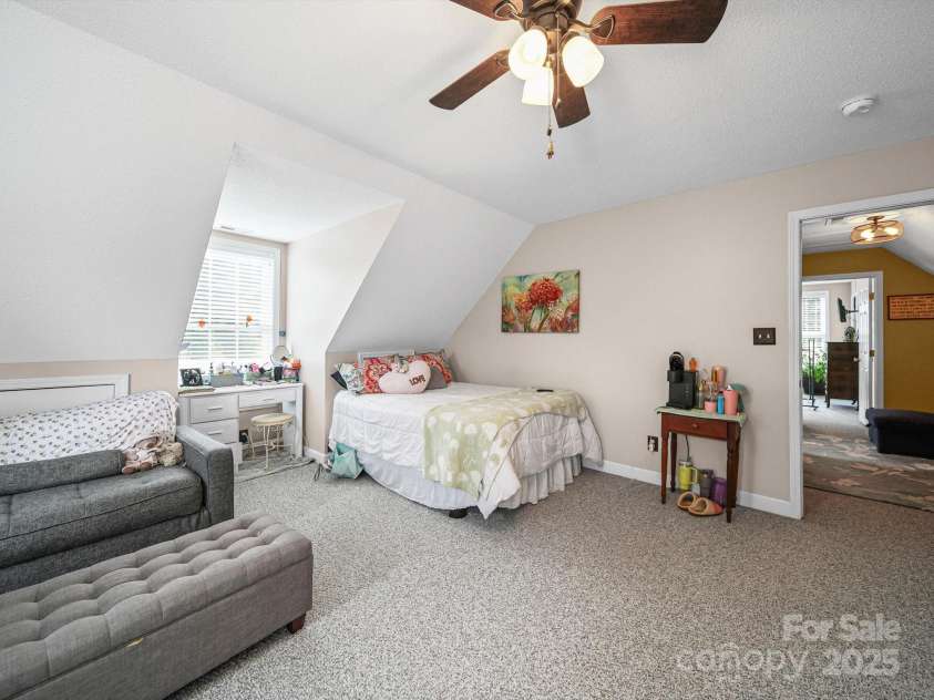 340 Oakview Drive, Salisbury, NC 28146.  MLS# CAR4290519, YatesRealty ID 33043. Large upstairs bedrooms!