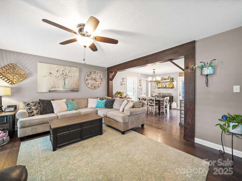 340 Oakview Drive, Salisbury, NC 28146.  MLS# CAR4290519, YatesRealty ID 33043. Living room opens to the kitchen and dining area!