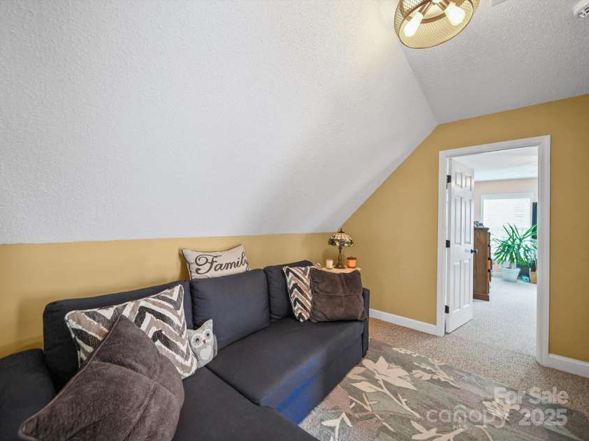 340 Oakview Drive, Salisbury, NC 28146.  MLS# CAR4290519, YatesRealty ID 33043. Upstairs loft-great for a sitting/TV area or flex space!