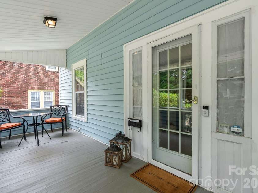 60 Annandale Avenue, Asheville, NC 28801.  MLS# CAR4397096, YatesRealty ID 33043. 